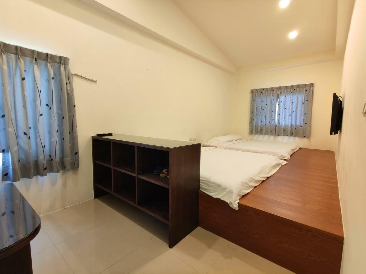 Feng Homestay Zhongpu Extérieur photo