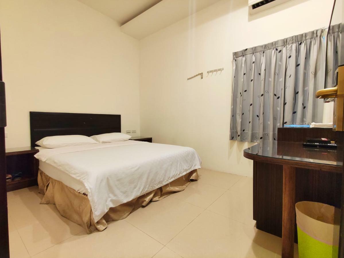 Feng Homestay Zhongpu Extérieur photo