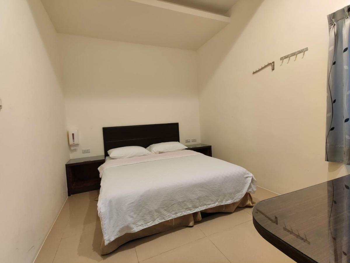 Feng Homestay Zhongpu Extérieur photo
